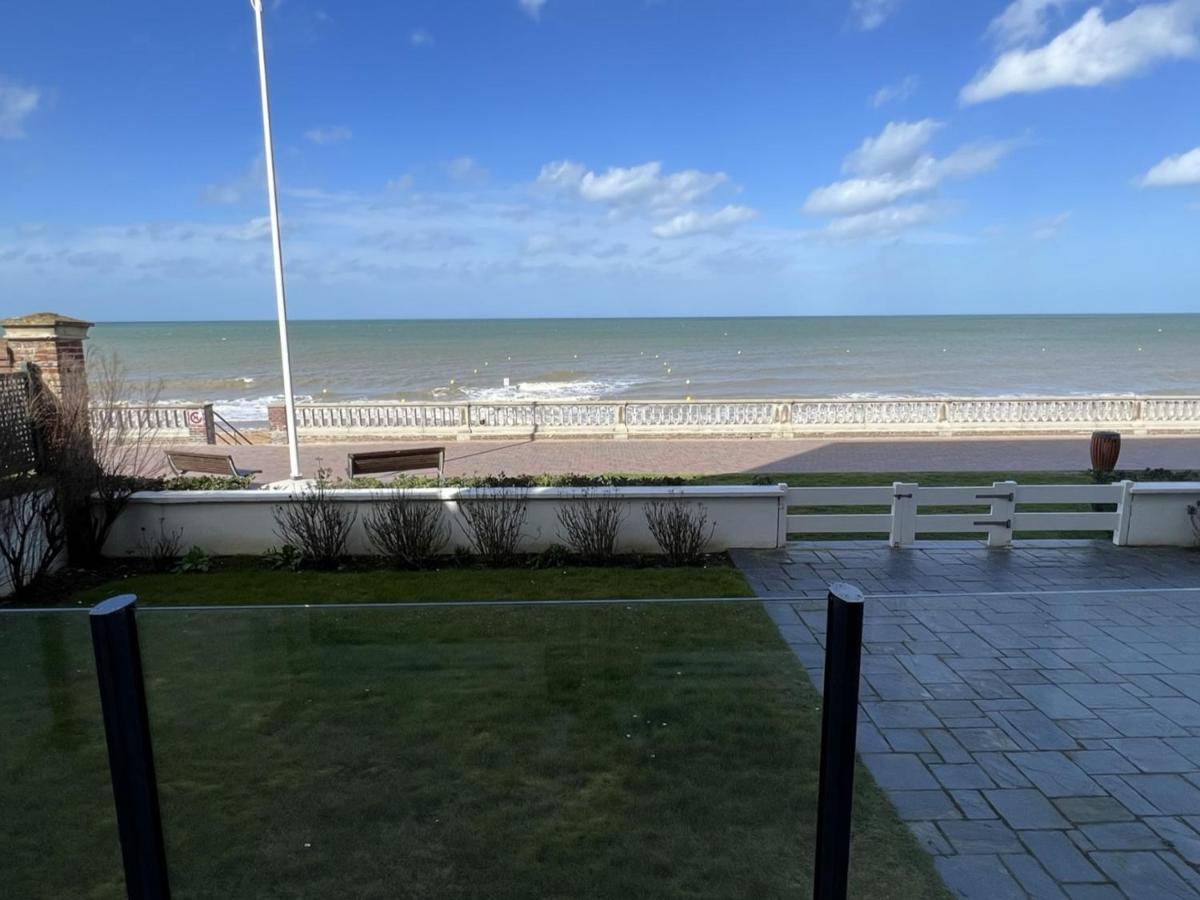 Studio En Centre-Ville De Cabourg Avec Balcon Et Parking - Fr-1-487-345 Buitenkant foto